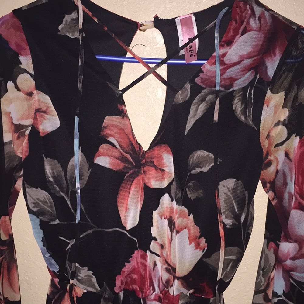 Floral romper - Picture 3 of 4
